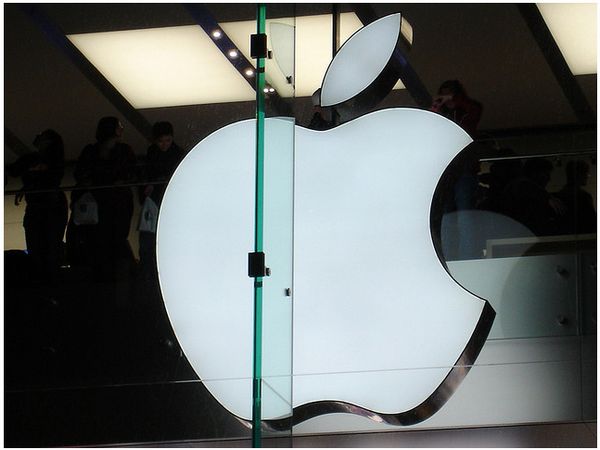 apple-sign-retail-store