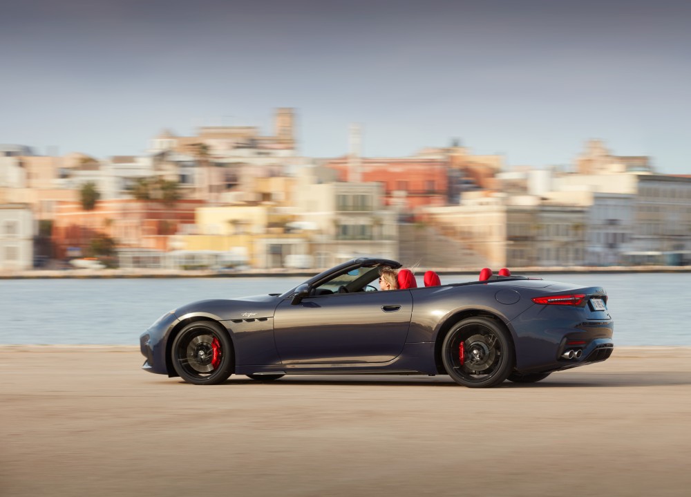 Maserati GranCabrio 