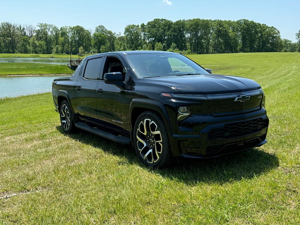 Chevrolet Silverado EV RST 2024