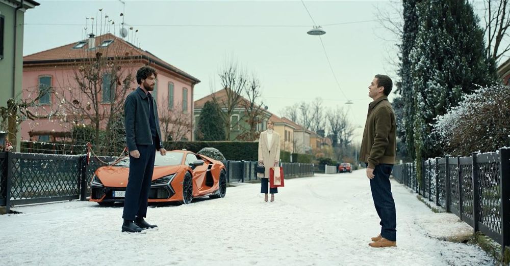 Lamborghini Revuelto - The Snowball - Historia de Navidad - 2024