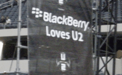 Blackberry Loves U2