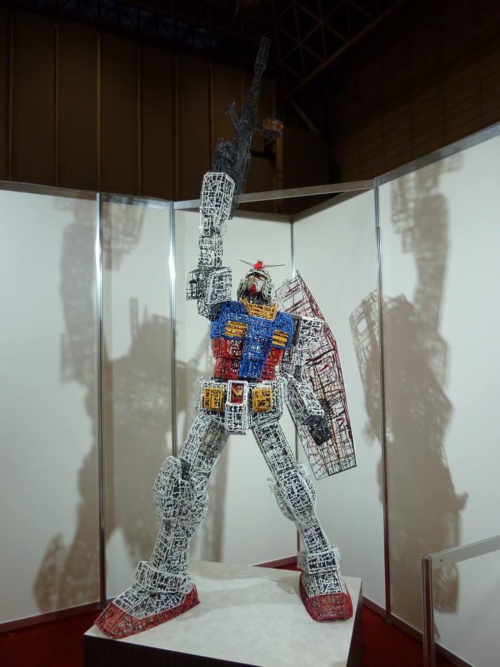 Gundam de 10 pies de altura creado con piezas de sobra 2