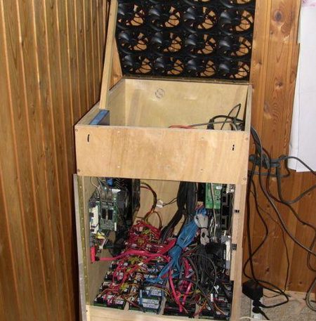 Entusiasta de las computadoras arma un sistema de 70 Terabytes 1