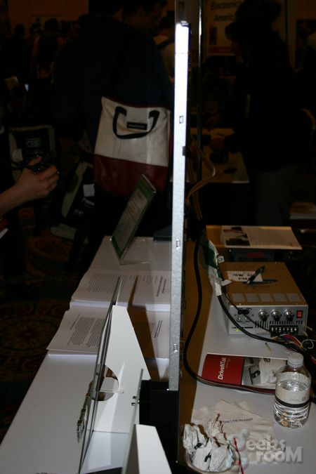 CES 2011: Samsung 55″ 2-Sided Edge 3D LED TV 2