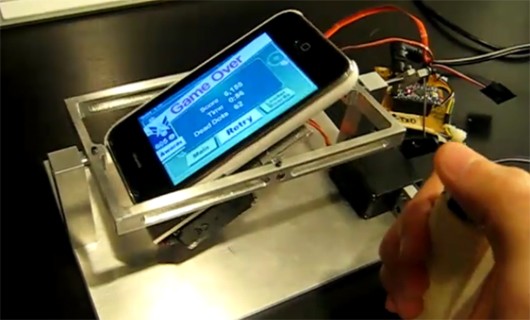 Mando Robotizado para Jugar en el iPhone.[Vídeo] 1