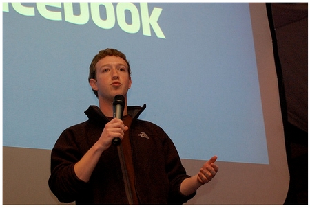 Según Esquire, Mark Zuckerberg es uno de los 10 mal vestidos del 2010 1