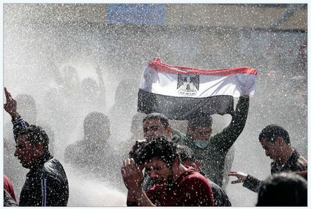 Egipto nuevamente en línea, pero las protestas en contra de Mubarak siguen 1