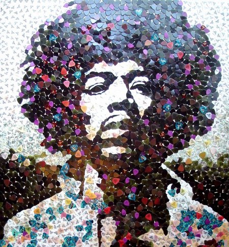 Se subastó un mosaico de Jimmy Hendrix hecho con púas de guitarra 1