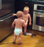 El vídeo viral de esta semana tiene como protagonistas a dos bebés