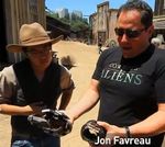 El director de Cowboys vs Aliens ayuda a Freeddy Wong en Cowboys and FreddyW #Video #Humor