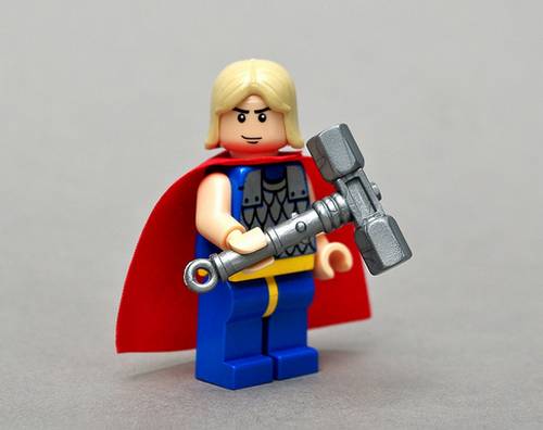 Un Fan de Legos y Avengers creó sus propias mini figuras 4