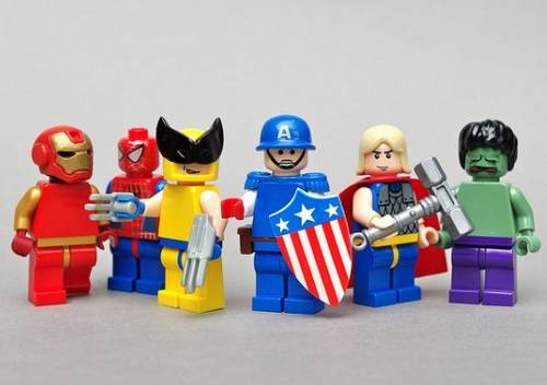 Un Fan de Legos y Avengers creó sus propias mini figuras 1