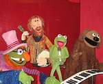 Posters estilo retro de los Muppets promocionando conciertos musicales