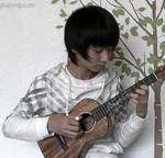 Mientras llora mi guitarra, ejecutada magistralmente por un joven coreano