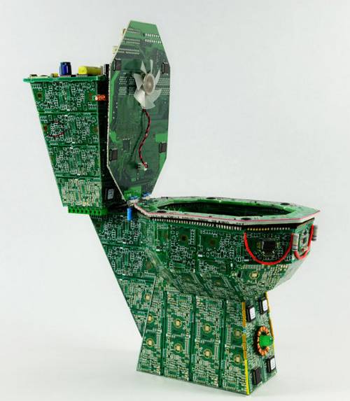 The Royal Data Throne: una escultura que representa el inodoro que todo geek querría tener 2