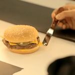 La verdadera historia detrás de las fotos de los ads de hamburguesas