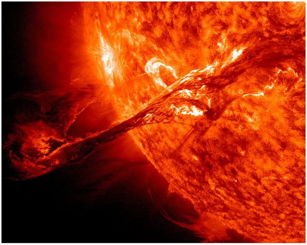 Espectaculares imágenes de una erupción solar que causó Auroras en la Tierra 2