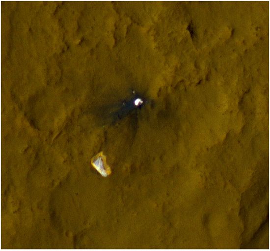MRO captura imágenes desde la atmósfera de Marte que muestran las huellas del Curiosity 4