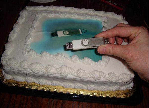 cake-thumb-drive