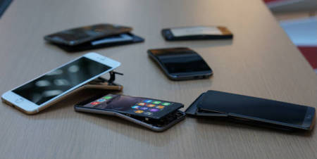 Dispersión de smartphones sometidos aprueba.  Foto: consumerreports.org