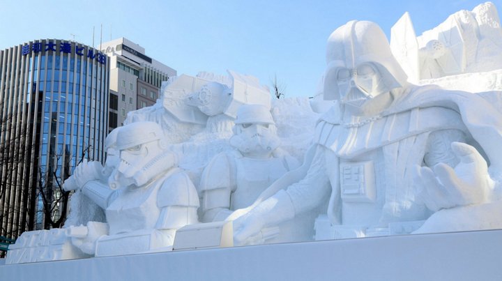 El ejército de Japón construyó una escultura gigantesca de Star Wars solo con nieve