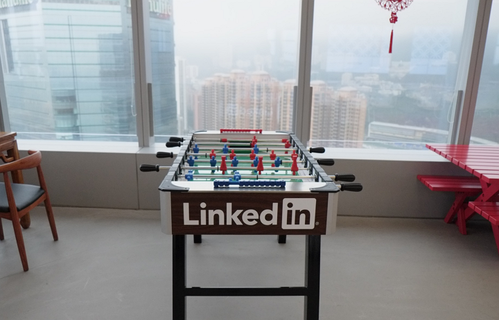 LinkedIn lanza Resume Assistant, herramienta integrada a Word para crear un Curriculum Vitae