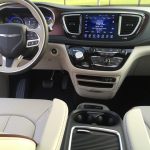 La nueva y lujosa Chrysler Pacifica 2017 Limited en imágenes 26