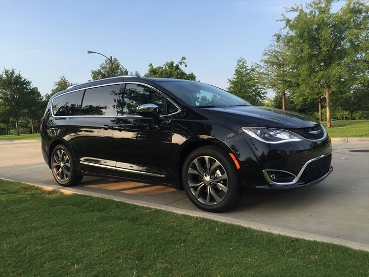 2017-chrysler-pacifica-limited-43