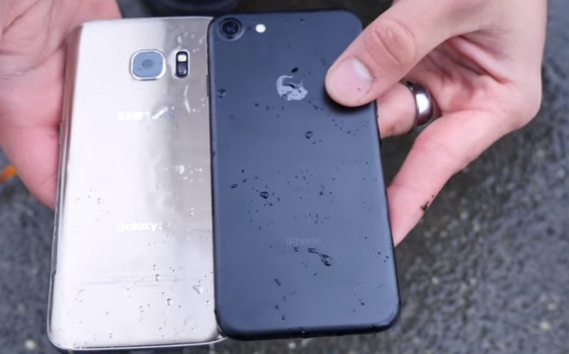Samsung Galaxy S7 - iPhone 7 - Waterproof