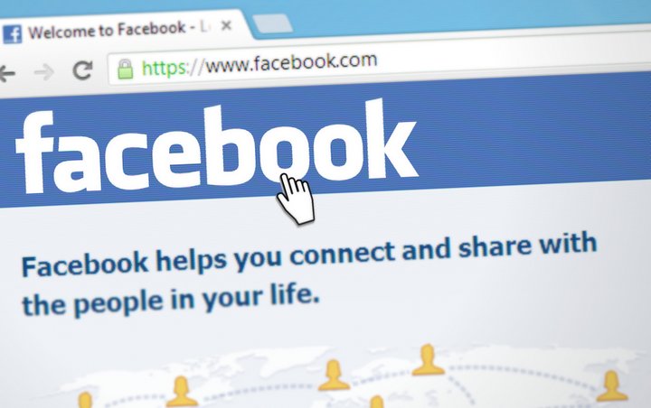 Facebook ahora muestra la feed Explorar en escritorio