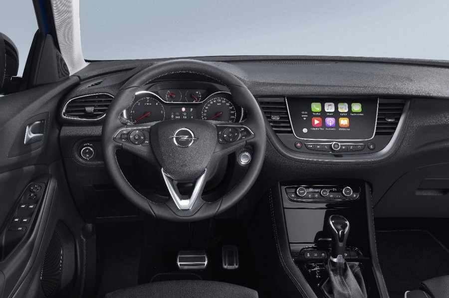 Opel ofrece distintos sistemas de info entretenimiento para mantenerse conectado con manos libres