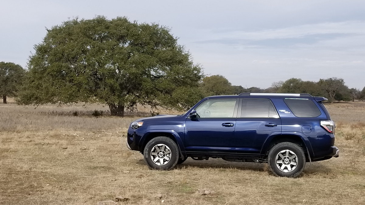 2018 Toyota 4Runner TRD Off-Road Premium – Vídeo y Galería de Imágenes