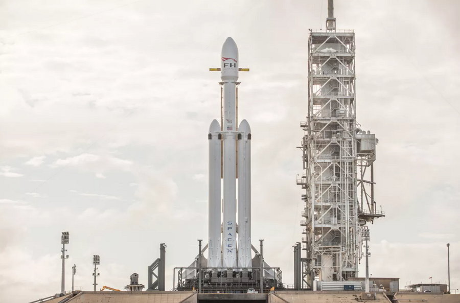 SpaceX lanzó perfectamente el Falcon Heavy  y en poco tiempo más el Roadster comenzara su viaje a Marte