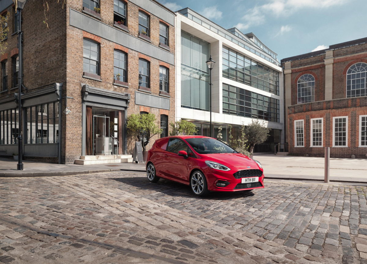 En el Salón del Vehículo Comercial en Birmingham, hoy presentaron el nuevo Ford Fiesta Van