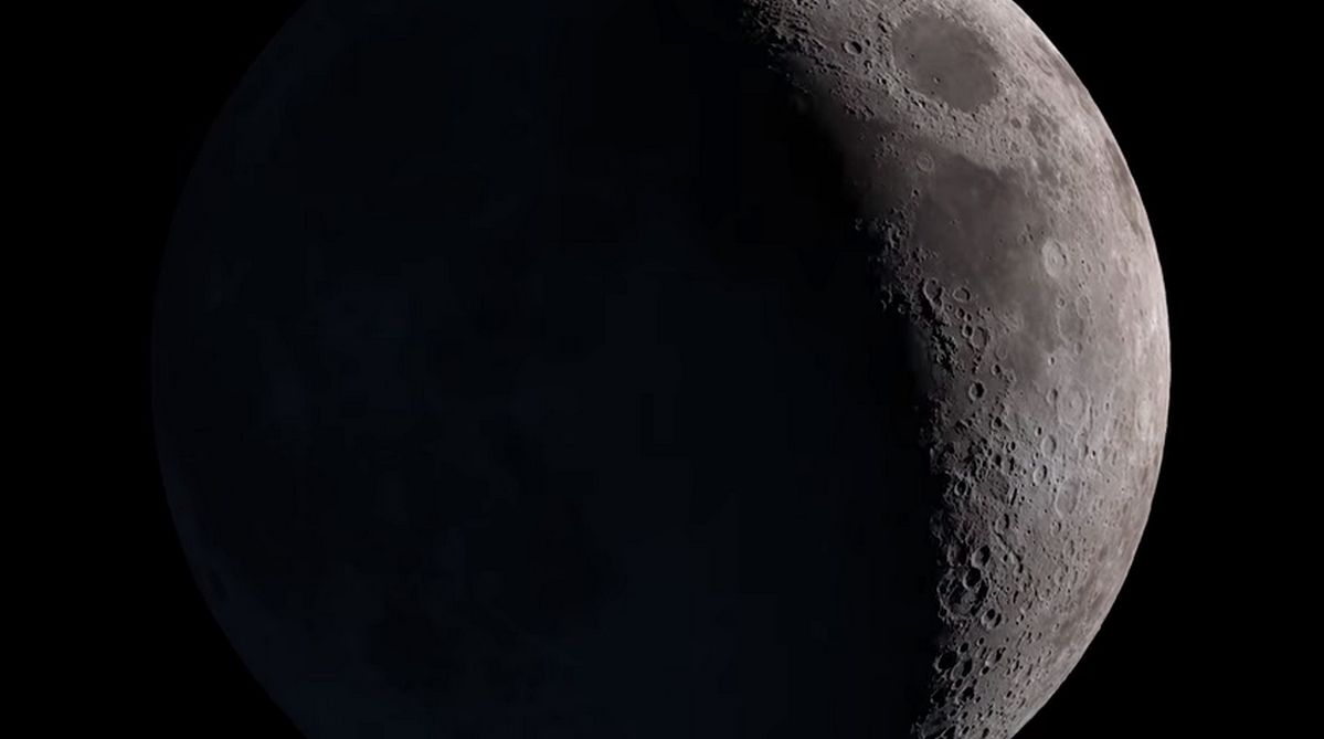 China lanza satélite para explorar la parte oscura de la luna