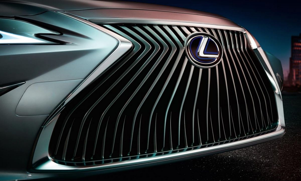 Lexus Logo (Parrilla)