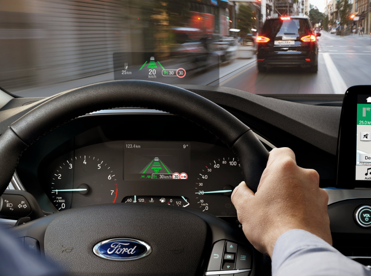 Ford Focus 2018 - Head-up Display (HUD)