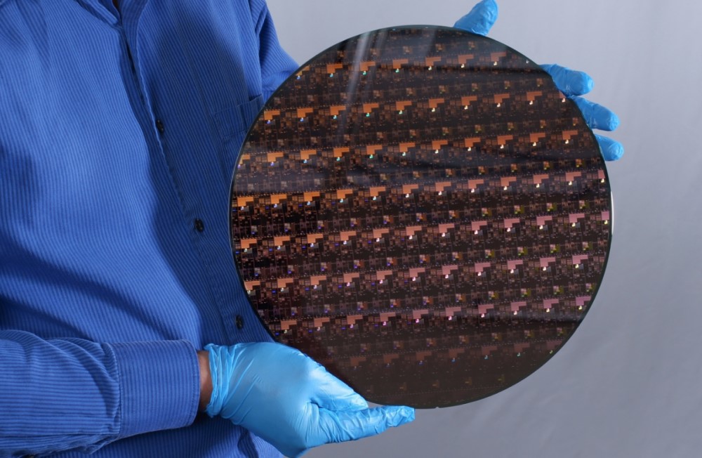 IBM presentó el primer chip de 2 nanómetros!