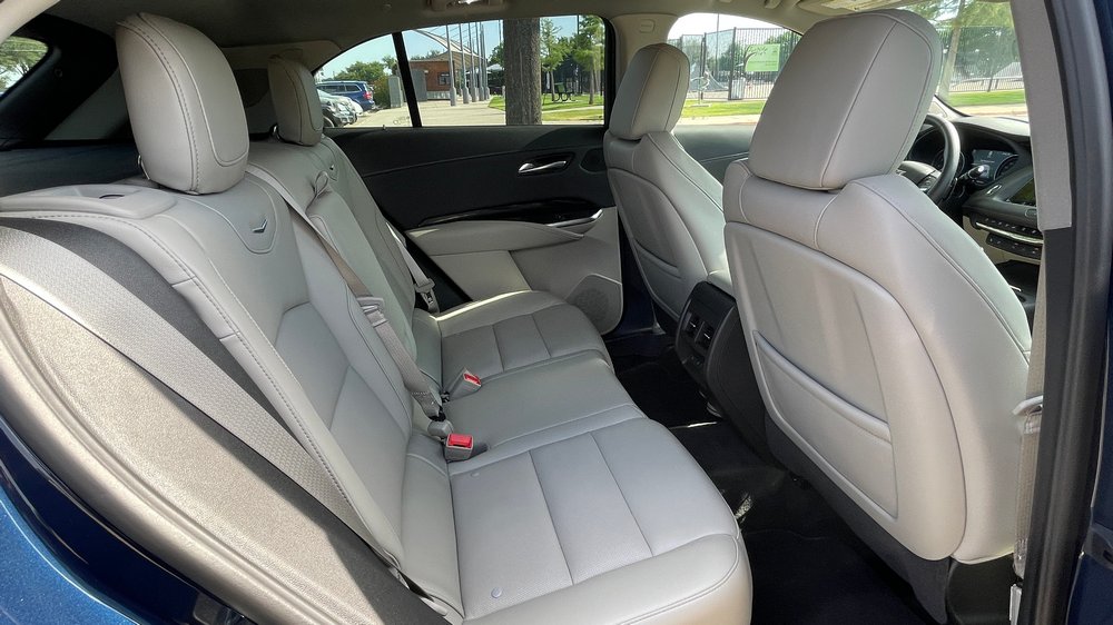 2022 Cadillac XT4 4WD Premium Luxury