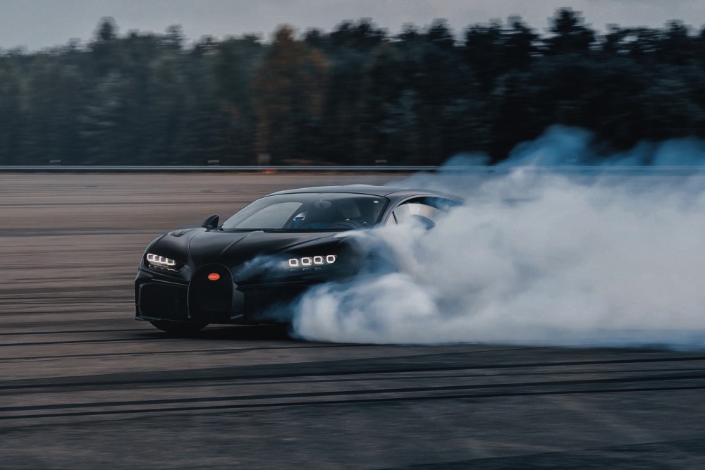 Bugatti Chiron Pur Sport - Drifting the C
