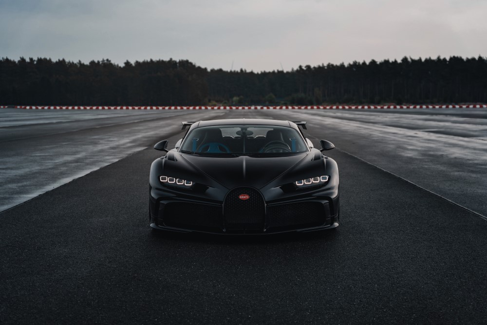 Alucinante ver al Bugatti Chiron Pur Sport derrapando en la pista [Video]