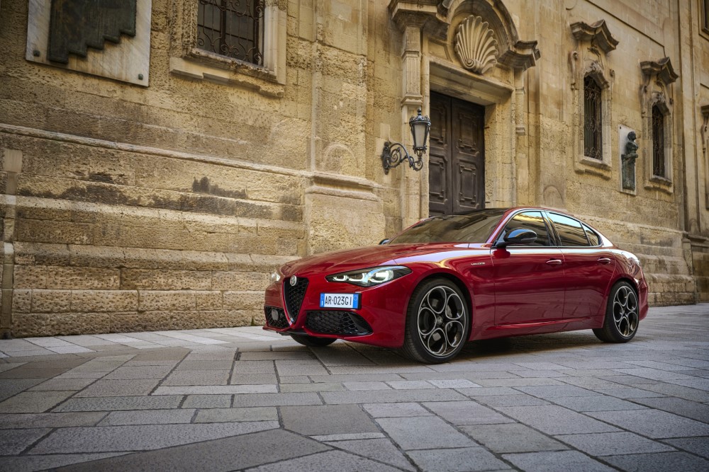 Alfa Romeo Giulia: Confort Deportivo para la Familia Moderna