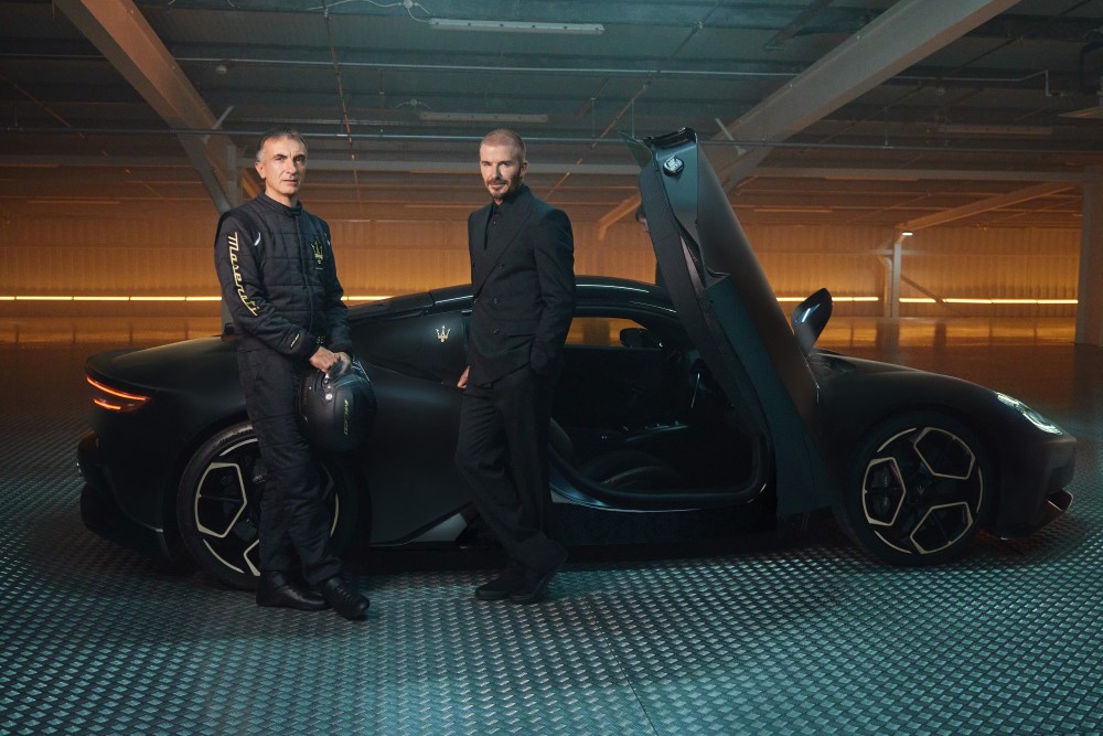 Maserati MC20 Notte - David Beckham y Andrea Bertolini