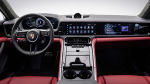 Porsche Panamera, Cabina con Tecnología Avanzada y Estilo