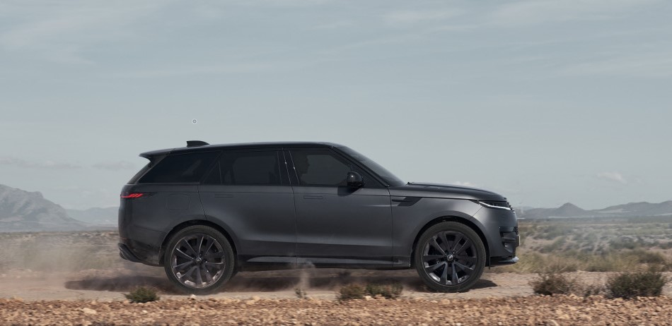 Stealth Pack: El Range Rover Sport Revela su Lado Oscuro