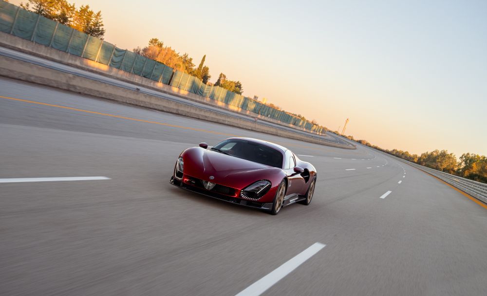 Alfa Romeo 33 Stradale 2025