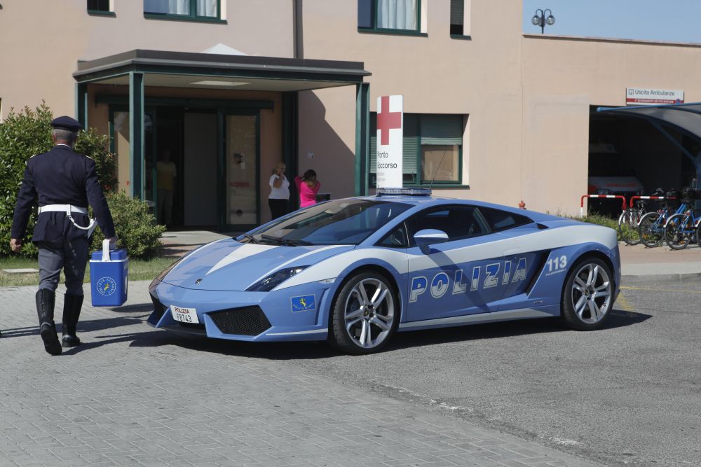 Automobili Lamborghini y la Policia de Estado Italiana