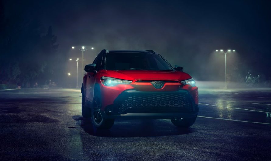 Toyota Corolla Cross 2025: Innovación y Estilo Compacto para los Conductores Activos